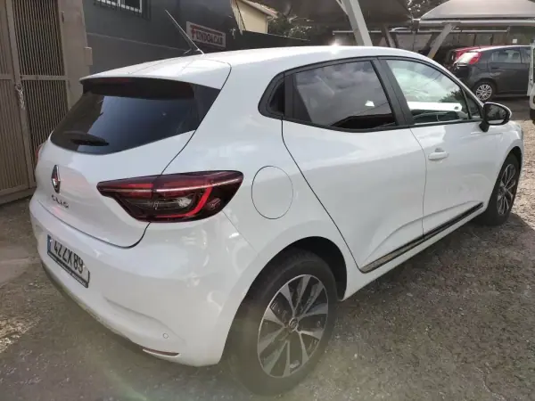 Renault Clio 2020 - 16250 EUR, 96000 km - AUTO.MOTO.pt - 96000km - foto 6 de 12