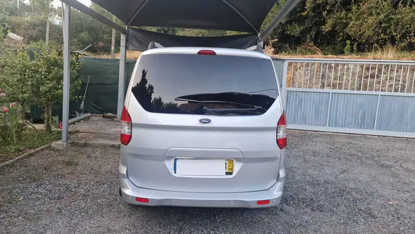 Ford Courier 2017 - 9150 EUR, 72862 km - AUTO.MOTO.pt - 72862km - foto 6 de 15