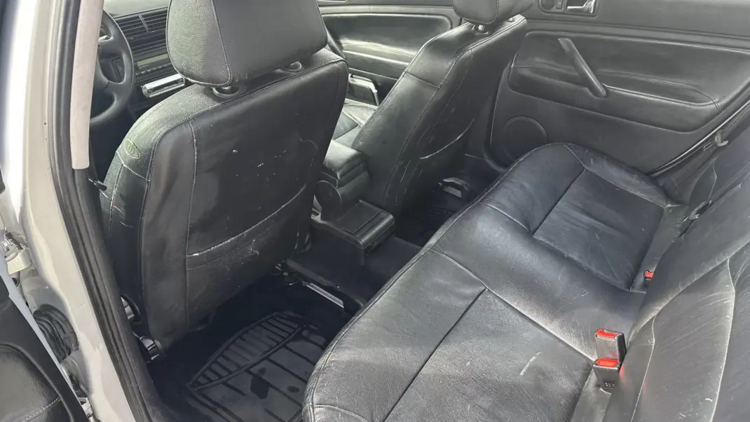 Volkswagen Passat 1997 - 1950 EUR, 208000 km - AUTO.MOTO.pt - 208000km - foto 10 de 12