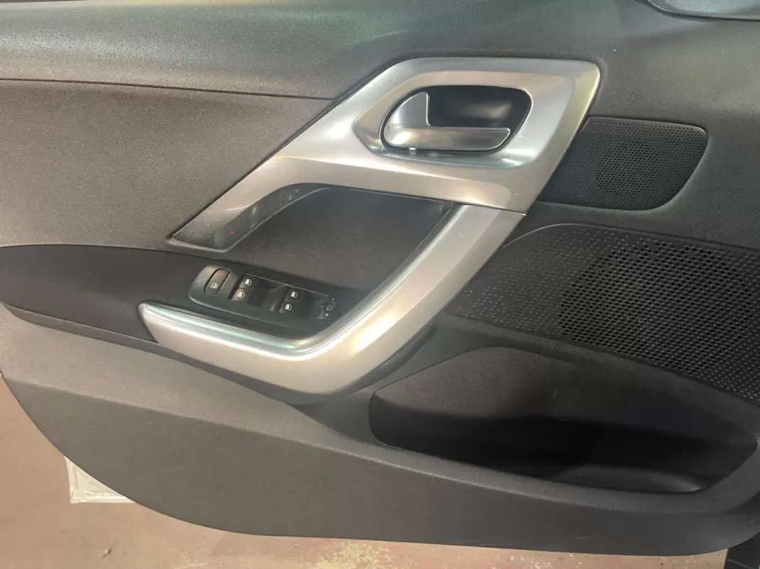 Peugeot 2008 2015 - 8500 EUR, 166000 km - AUTO.MOTO.pt - 166000km - foto 44 de 44