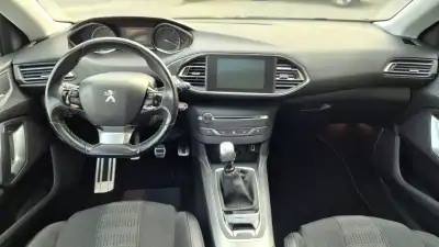 Peugeot 308 SW 2017 - 15900 EUR, 133694 km - AUTO.MOTO.pt - 133694km - foto 11 de 17