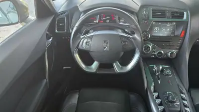DS DS5 2013 - 10500 EUR, 216565 km - 216565km - foto 10 de 19