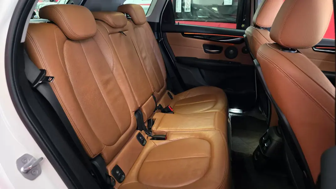 BMW 216 Active Tourer 2017 - 16990 EUR, 118407 km - AUTO.MOTO.pt - 118407km - foto 66 de 72