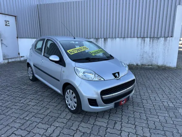 Peugeot 107 2011 - 7990 EUR, 91000 km - AUTO.MOTO.pt - 91000km - foto 3 de 16
