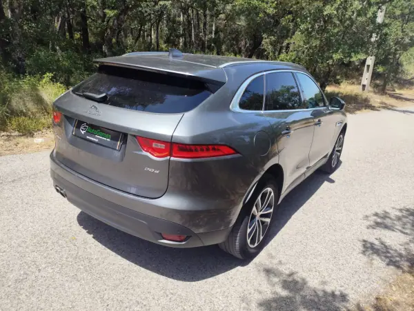 Jaguar F-Pace 2018 - 20900 EUR, 226300 km - AUTO.MOTO.pt - 226300km - foto 17 de 24