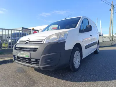 Citroën BERLINGO 3 LUGARES 2017 - 9000 EUR, 220000 km - AUTO.MOTO.pt - 220000km - foto 5 de 30