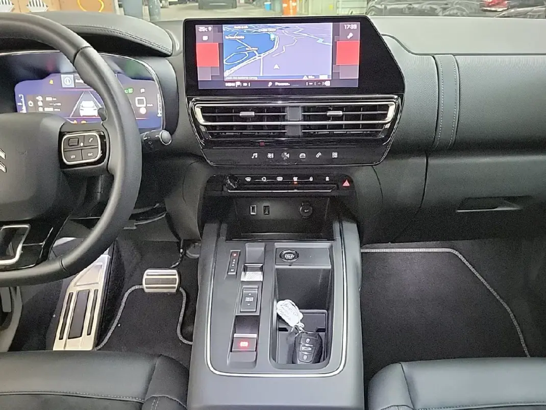 Citroën C5 Aircross 2023 - 27900 EUR, 27236 km - AUTO.MOTO.pt - 27236km - foto 13 de 20