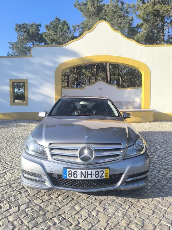 Mercedes-Benz C 220 2011 - 12500 EUR, 160000 km - AUTO.MOTO.pt - 160000km - foto 2 de 15