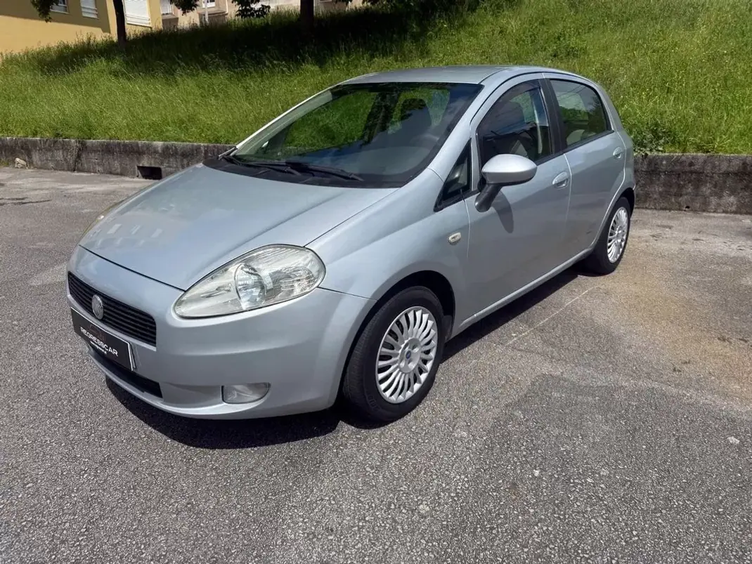 Fiat Grande Punto 2007 - 3990 EUR, 138000 km - AUTO.MOTO.pt - 138000km - foto 1 de 22