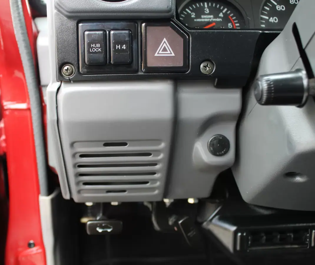 Toyota Land Cruiser 1994 - 38000 EUR, 318000 km - AUTO.MOTO.pt - 318000km - foto 30 de 46