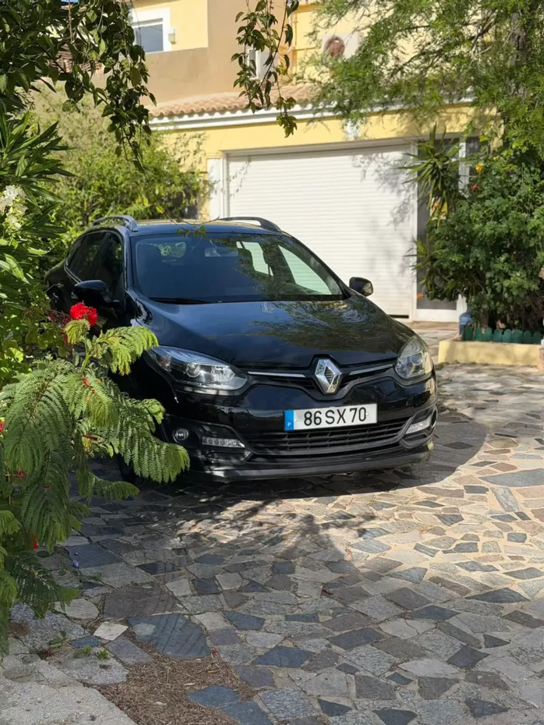 Renault Mégane 2014 - 9900 EUR, 97675 km - AUTO.MOTO.pt - 97675km - foto 1 de 9