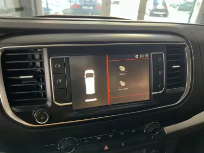 Citroën Spacetourer 2018 - 21800 EUR, 210620 km - AUTO.MOTO.pt - 210620km - foto 12 de 23