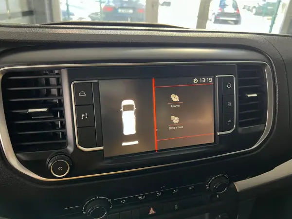 Citroën Spacetourer 2018 - 18900 EUR, 210620 km - AUTO.MOTO.pt - 210620km - foto 12 de 23