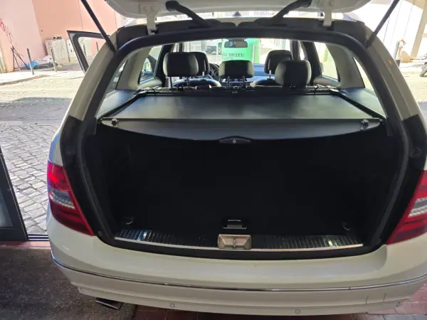 Mercedes-Benz C 250 2011 - 9999 EUR, 353413 km - AUTO.MOTO.pt - 353413km - foto 13 de 24