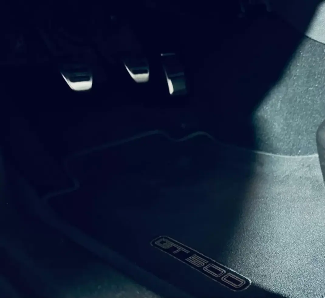 Shelby GT500 2010 - 89990 EUR, 76489 km - AUTO.MOTO.pt - 76489km - foto 25 de 47