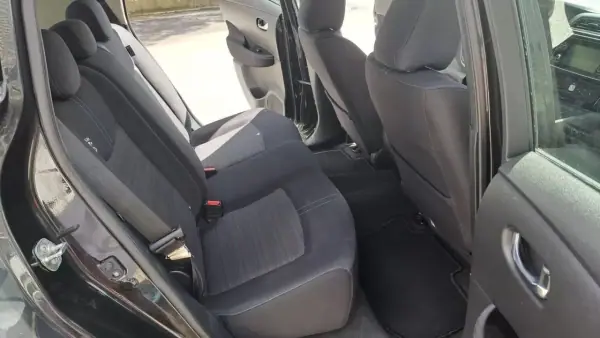 Nissan Leaf 2018 - 12890 EUR, 62000 km - AUTO.MOTO.pt - 62000km - foto 30 de 45