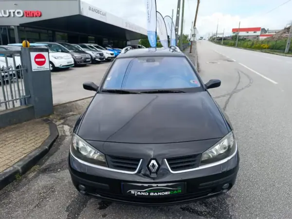 Renault Laguna 2007 - 3500 EUR, 230000 km - AUTO.MOTO.pt - 230000km - foto 3 de 23