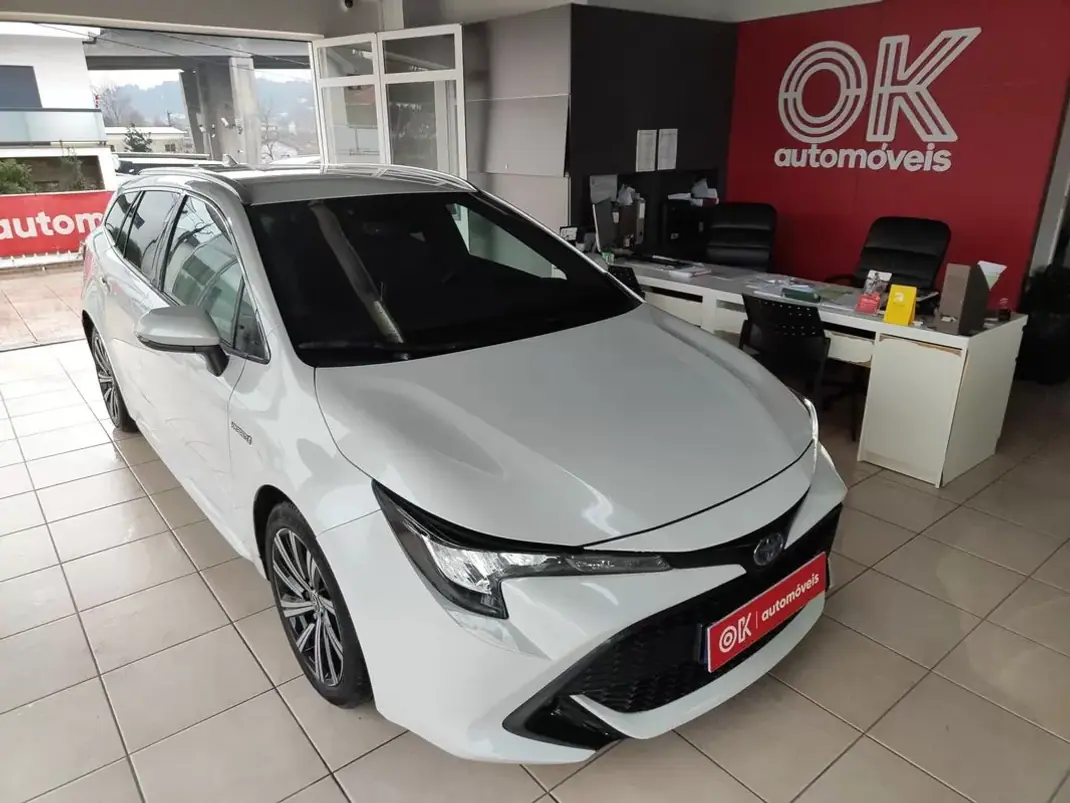 Toyota Corolla Touring Sports 2021 - 21950 EUR, 114000 km - AUTO.MOTO.pt - 114000km - foto 2 de 35
