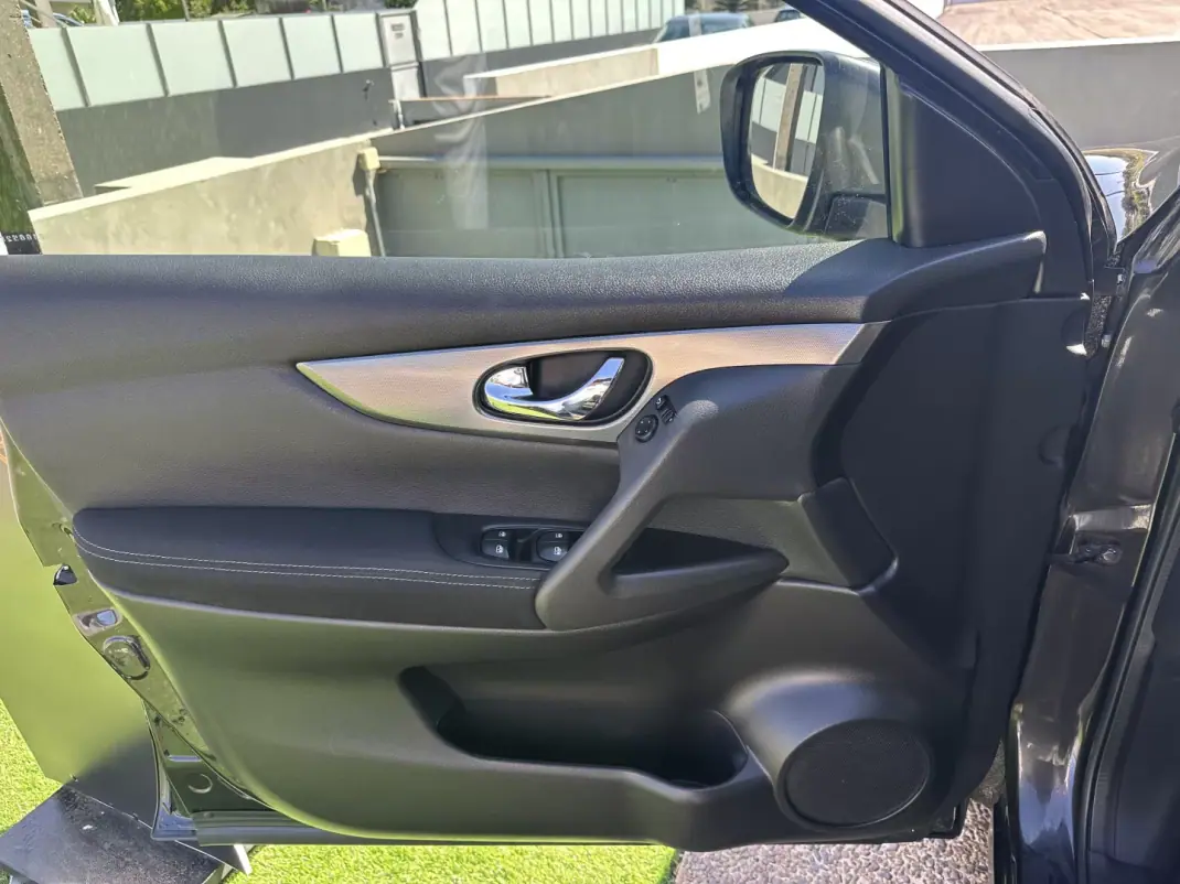 Nissan Qashqai 2018 - 15500 EUR, 200000 km - 200000km - foto 24 de 68