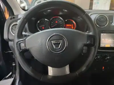 Dacia Sandero 2015 - 12900 EUR, 116000 km - AUTO.MOTO.pt - 116000km - foto 7 de 16