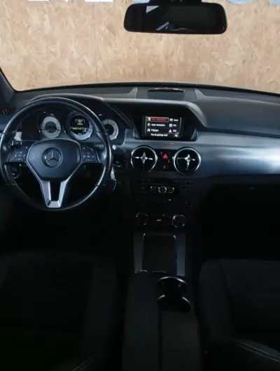 Mercedes-Benz GLK 250 2013 - 16900 EUR, 238000 km - AUTO.MOTO.pt - 238000km - foto 17 de 20