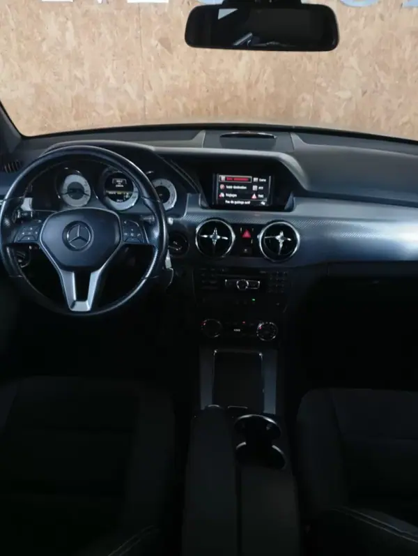 Mercedes-Benz GLK 250 2013 - 16900 EUR, 238000 km - AUTO.MOTO.pt - 238000km - foto 17 de 20