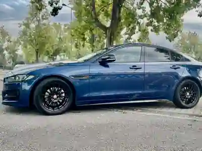 Jaguar XE 2016 - 16990 EUR, 154999 km - AUTO.MOTO.pt - 154999km - foto 6 de 13