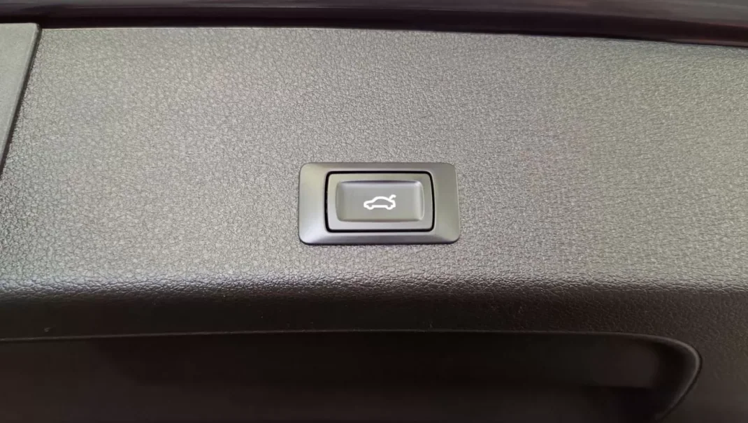 Audi e-tron 2019 - 42900 EUR, 78950 km - AUTO.MOTO.pt - 78950km - foto 23 de 58