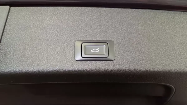 Audi e-tron 2019 - 42900 EUR, 78950 km - AUTO.MOTO.pt - 78950km - foto 23 de 58
