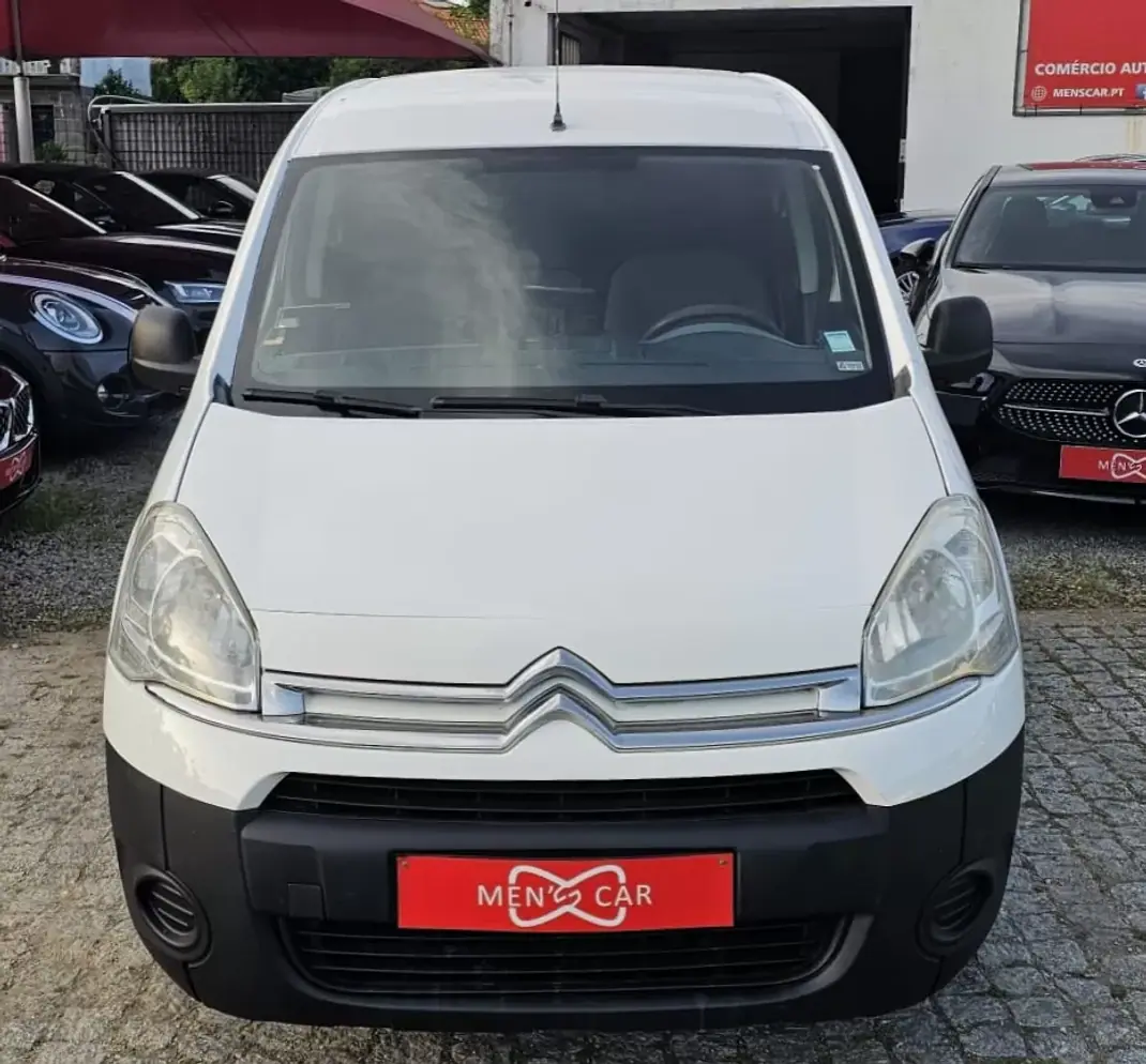 Citroën 2015 - 9999 EUR, 142000 km - AUTO.MOTO.pt - 142000km - foto 13 de 21
