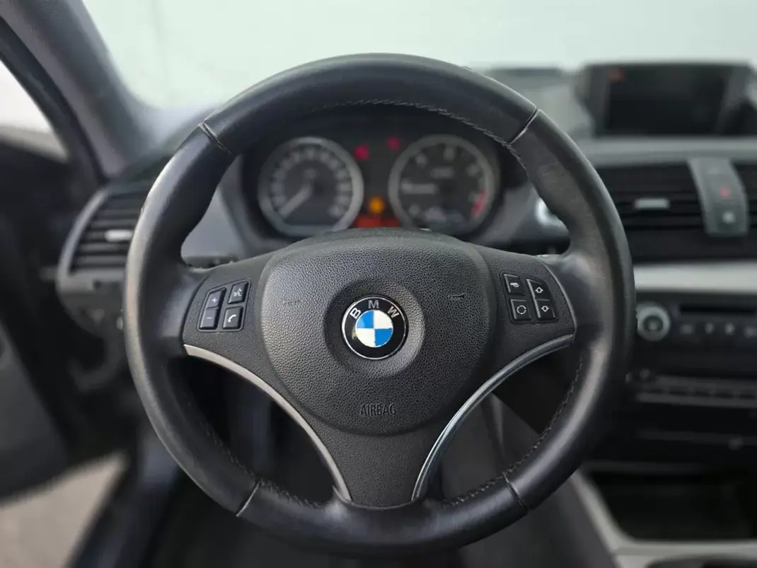 BMW 118 2008 - 6750 EUR, 226114 km - AUTO.MOTO.pt - 226114km - foto 11 de 19