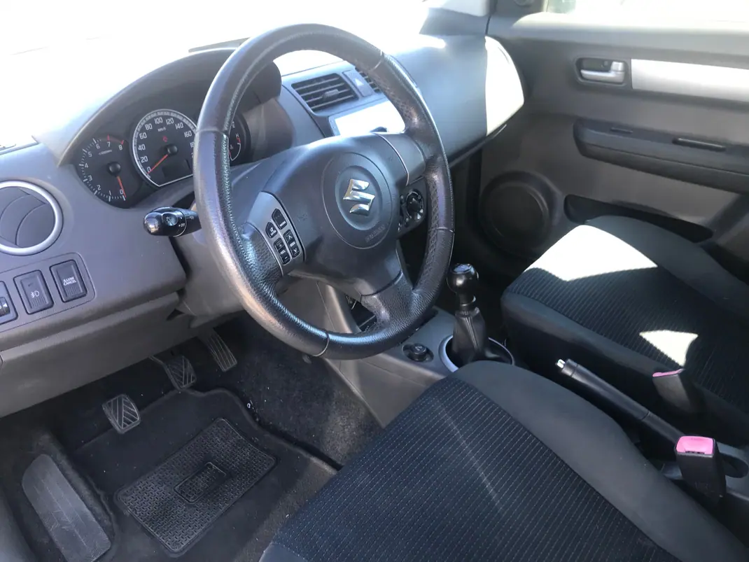 Suzuki Swift 2008 - 4500 EUR, 180000 km - 180000km - foto 3 de 13