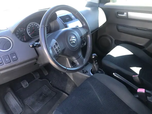 Suzuki Swift 1.3 Comfort 2008 Gasolina
