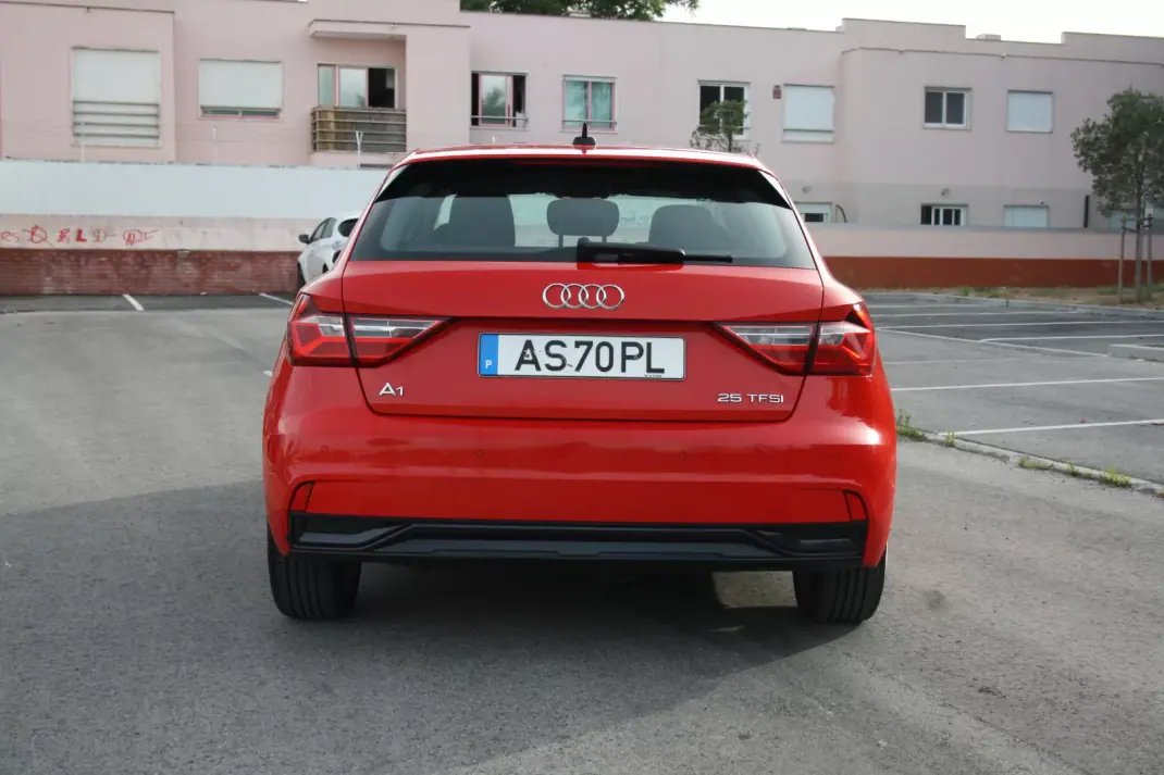 Audi A1 Sportback 2022 - 16000 EUR, 107635 km - 107635km - foto 10 de 21