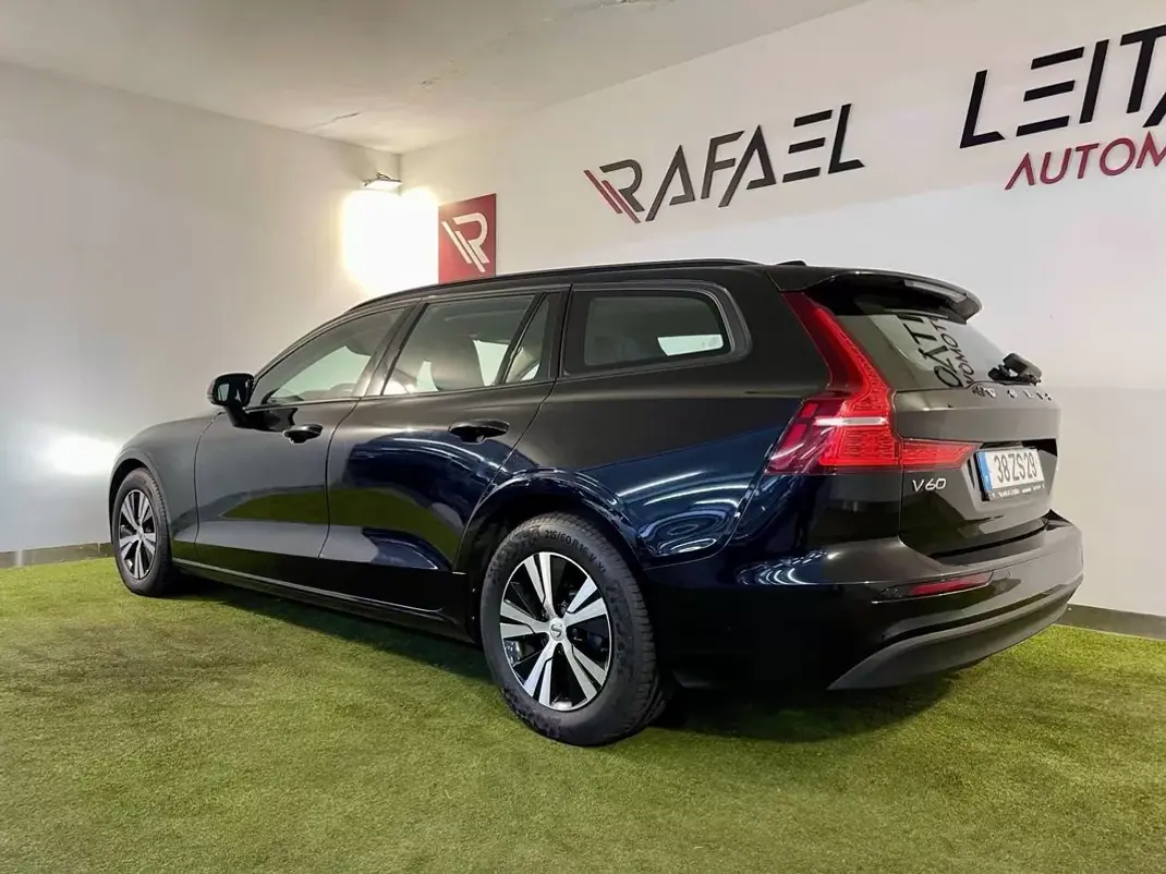 Volvo V60 2020 - 20950 EUR, 154000 km - AUTO.MOTO.pt - 154000km - foto 6 de 30