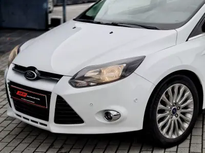 Ford Focus 2015 - 9250 EUR, 134990 km - AUTO.MOTO.pt - 134990km - foto 4 de 18