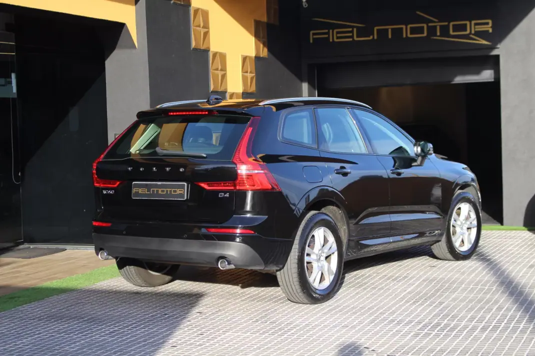 Volvo XC 60 2018 - 20900 EUR, 203000 km - AUTO.MOTO.pt - 203000km - foto 5 de 13