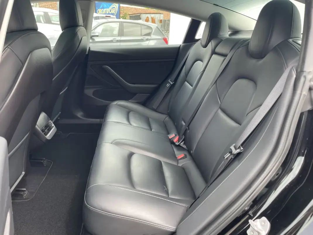 Tesla Model 3 2019 - 22995 EUR, 126801 km - AUTO.MOTO.pt - 126801km - foto 17 de 40