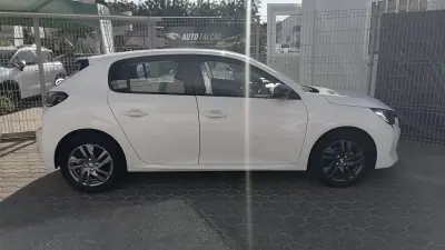 Peugeot 208 2022 - 14200 EUR, 68973 km - 68973km - foto 7 de 18
