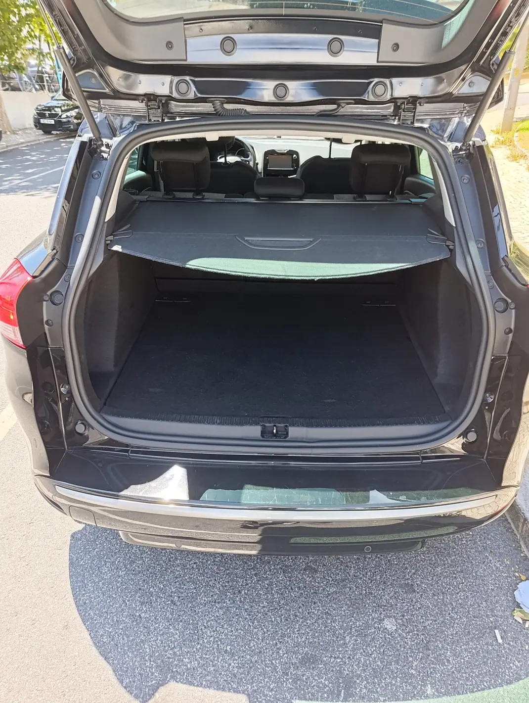Renault Clio Sport Tourer 2016 - 8000 EUR, 177500 km - 177500km - foto 5 de 10