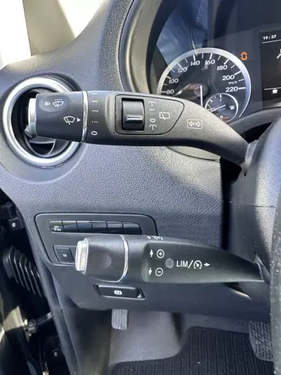 Mercedes-Benz Vito Tourer 2015 - 24900 EUR, 320000 km - AUTO.MOTO.pt - 320000km - foto 52 de 57