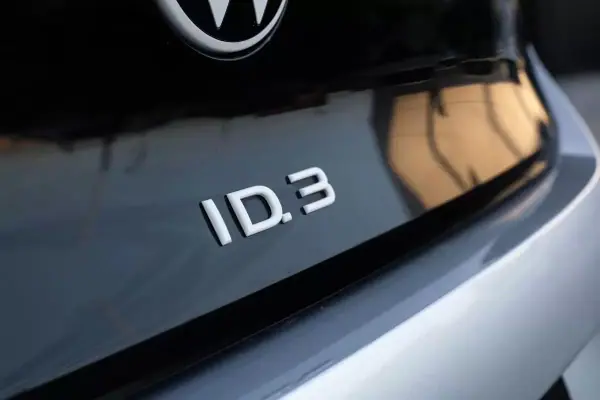 Volkswagen ID.3 2023 - 23750 EUR, 98300 km - AUTO.MOTO.pt - 98300km - foto 12 de 33