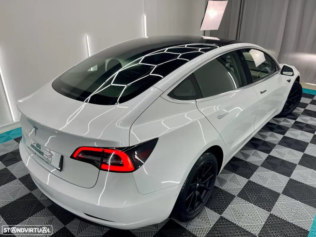 Tesla Model 3 2020 - 21500 EUR, 177500 km - 177500km - foto 7 de 20