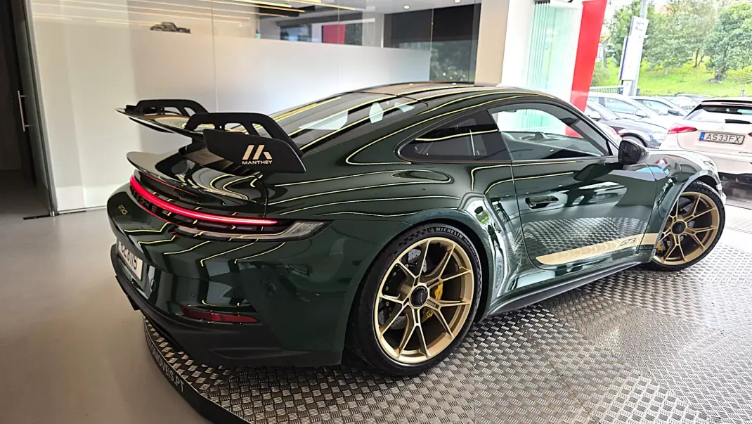 Porsche 992 2021 - 235000 EUR, 15666 km - AUTO.MOTO.pt - 15666km - foto 22 de 61