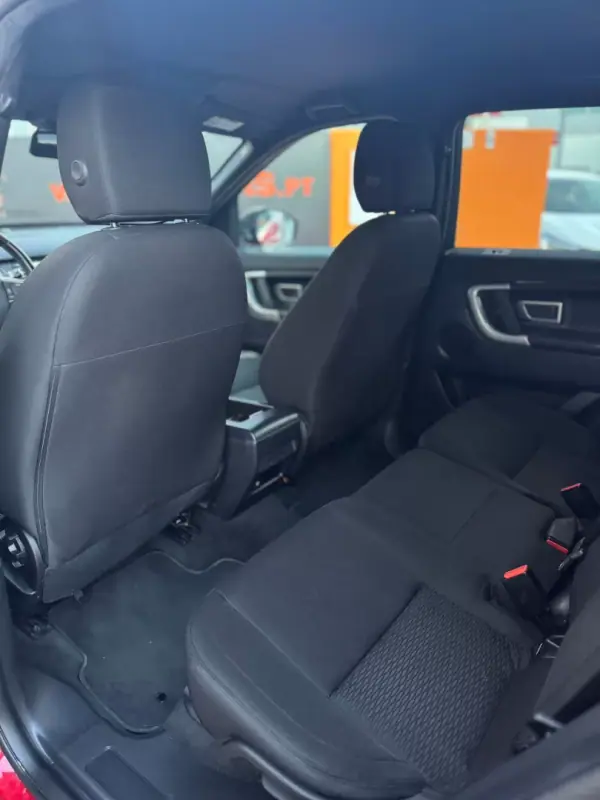 Land Rover Discovery Sport 2018 - 23900 EUR, 100950 km - AUTO.MOTO.pt - 100950km - foto 18 de 19