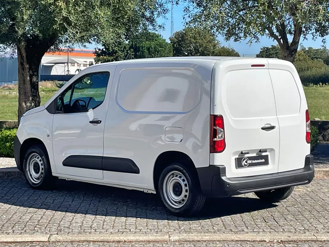 Peugeot Partner 2021 - 11400 EUR, 148000 km - 148000km - foto 9 de 32