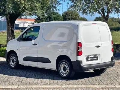 Peugeot Partner 2021 - 11400 EUR, 148000 km - 148000km - foto 9 de 32