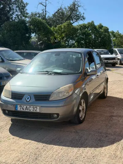 Renault Scénic 2005 - 4900 EUR, 171485 km - AUTO.MOTO.pt - 171485km - foto 3 de 7