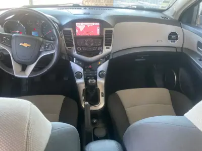 Chevrolet Cruze 2011 - 7300 EUR, 144700 km - AUTO.MOTO.pt - 144700km - foto 19 de 19