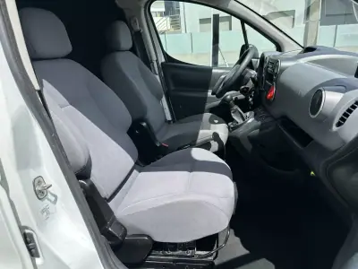 Peugeot PARTNER 1.6 HDI L2 2015 - 6500 EUR, 120000 km - AUTO.MOTO.pt - 120000km - foto 43 de 52